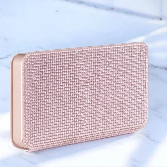 Riki Loves Riki POWERFUL portable LED-lighted vanity mirror power bank. - Picture 5 of 9